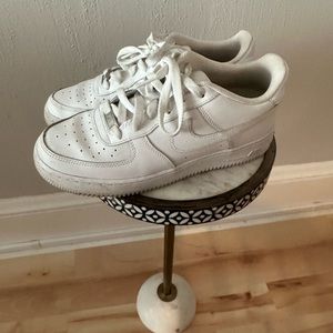 White Nike Air Force One AF1 size 7Y